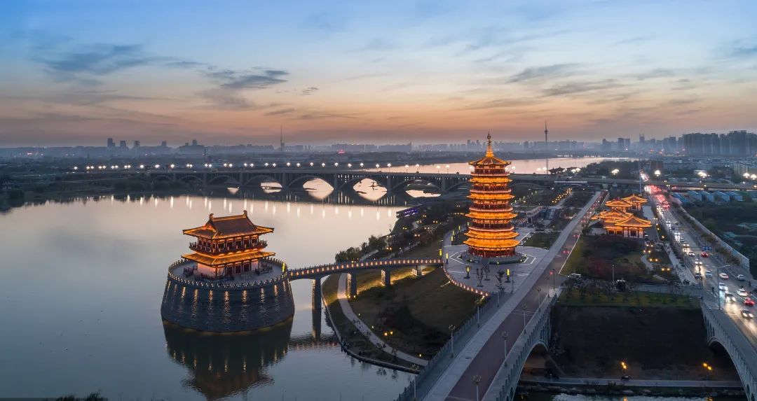 河南之声,尊敬的听众,亲爱的朋友们,携手共话美好未来