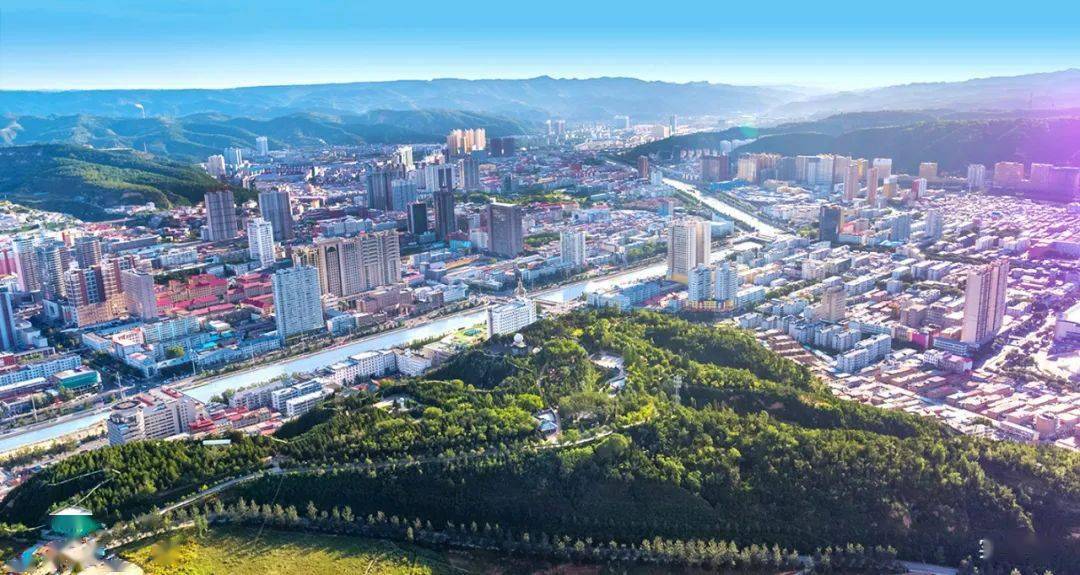 吕梁，友情、家庭与爱的力量的温馨日常